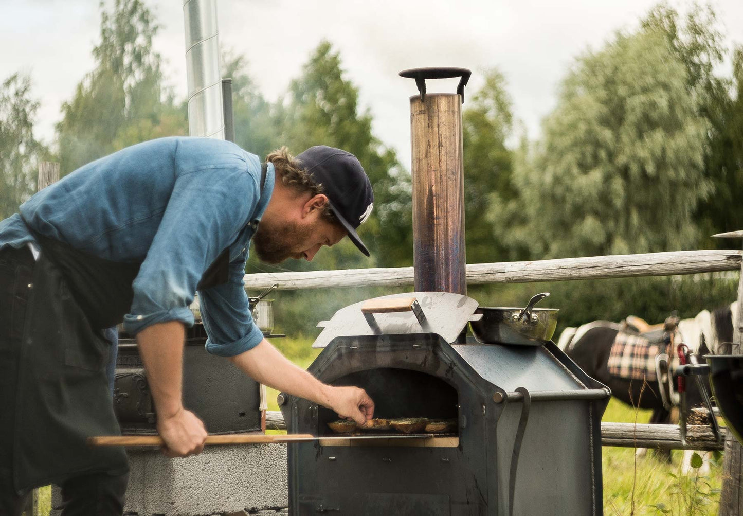 Vår pizzaspade gör det smidigt att plocka ur pizzorna eller brödet