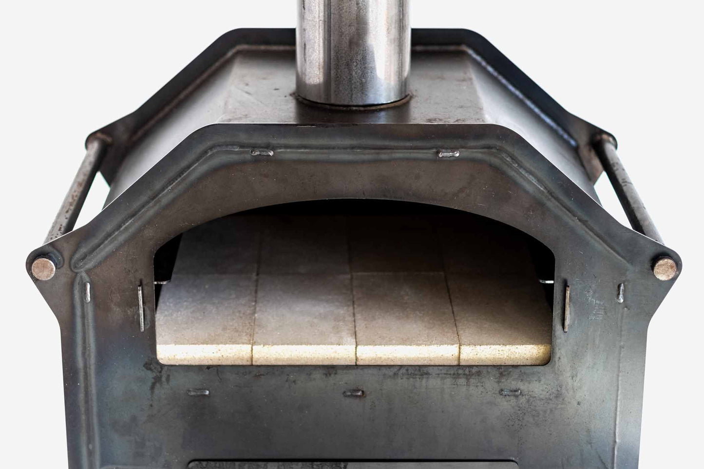 I Faster Gretas ugnsdel bakar du bröd, pizza och allsköns godsaker