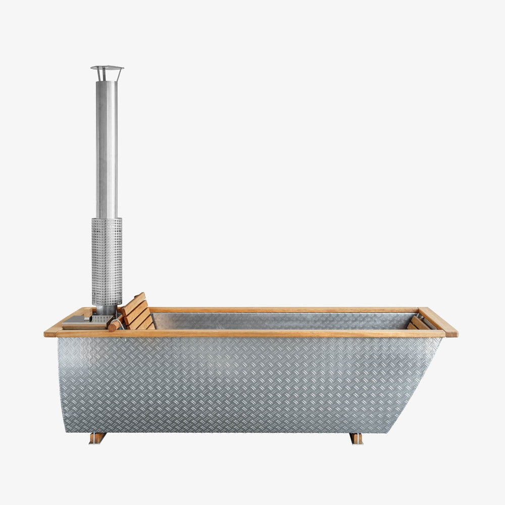 Bohemen Wood-Fired Outdoor Bath in Aluminium Oak – Year-Round